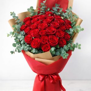 Ruže s eukaliptusom